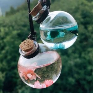 Car Air Freshener Hanging Perfume Bottle with Dried Flower