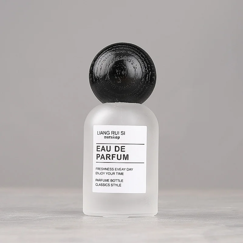 empty glass perfume spray bottles